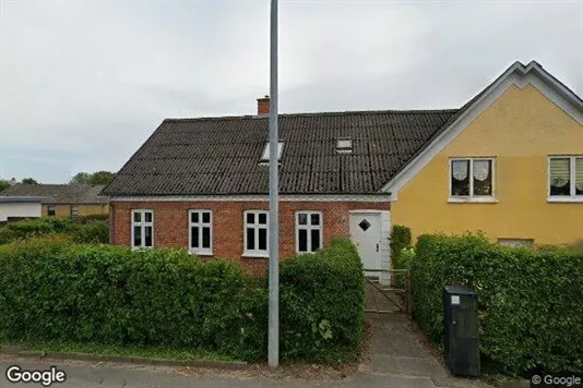 Boligudlejningsejendomme til salg i Glamsbjerg - Foto fra Google Street View