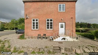 Boligudlejningsejendomme til salg i Gudbjerg Sydfyn - Foto fra Google Street View