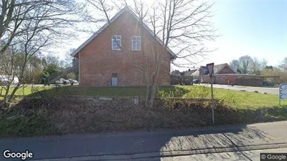 Boligudlejningsejendomme til salg i Fårvang - Foto fra Google Street View