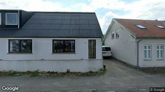 Boligudlejningsejendomme til salg i Tørring - Foto fra Google Street View