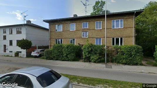 Boligudlejningsejendomme til salg i Albertslund - Foto fra Google Street View
