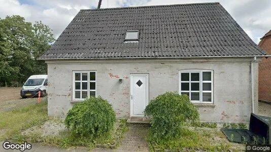 Boligudlejningsejendomme til salg i Viuf - Foto fra Google Street View