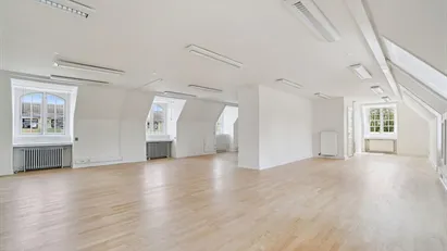 Kontor på 140 m² i Det Gamle Rådhus i Birkerød - Unikt kontorlejemål i historisk bygning