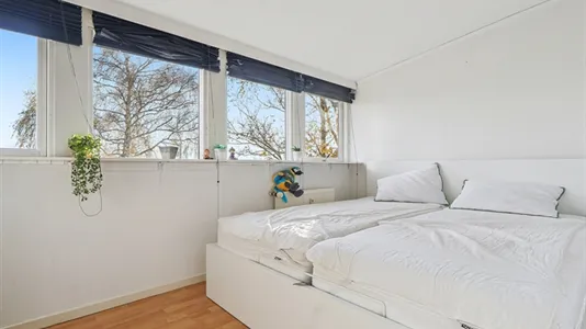 Boligudlejningsejendomme til salg i Skævinge - billede 3