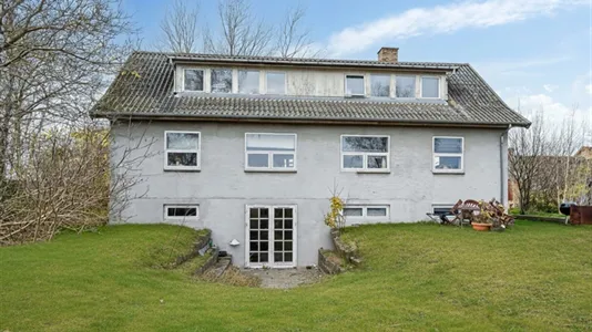 Boligudlejningsejendomme til salg i Skævinge - billede 2