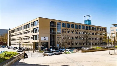 Moderne kontor og ekslusiv placering på Tuborg Boulevard i et eftertragtet erhvervsområde.