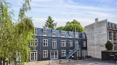 Skønt 120 m² kontor i stille gård på Frederiksberg.