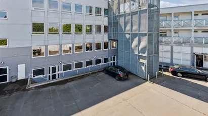 LYSE OG RUMMELIGE LOKALER TIL LEJE