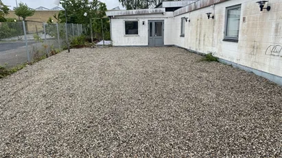 330 m2 udstillingareal med salgskontor eventuel også værksted