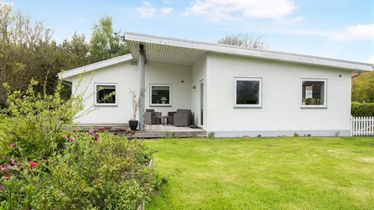 Boligudlejningsejendomme til salg i Kolding - billede 1