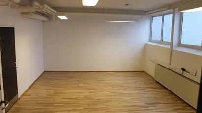 Lyst kælderlager på Rugårdsvej i Odense C
