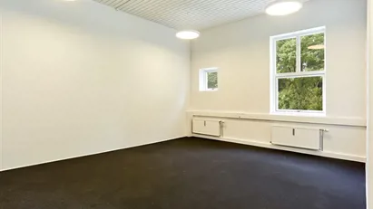 Ingen binding, kontor til 4.250 kr.