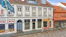 Butik til leje, Vejle Centrum, &lt;span class=&quot;blurred street&quot; onclick=&quot;ProcessAdRequest(257830)&quot;&gt;&lt;span class=&quot;hint&quot;&gt;Se vej-navn&lt;/span&gt;[xxxxxxxxxx]&lt;/span&gt;