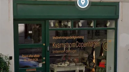 Butik stenkast til Marmorkirken og metro