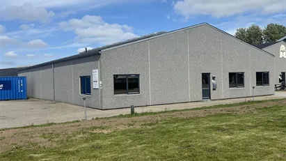 Erhvervslokaler til leje – 465 m² med lager og kontor i attraktivt område