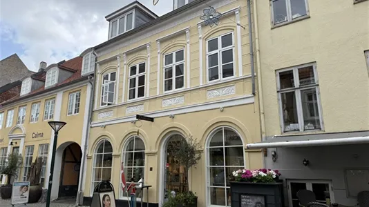 Boligudlejningsejendomme til salg i Middelfart - billede 1