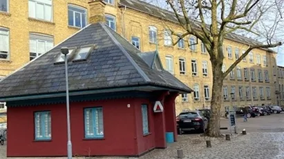 Ledigt kontorfællesskab centralt i Lyngby
