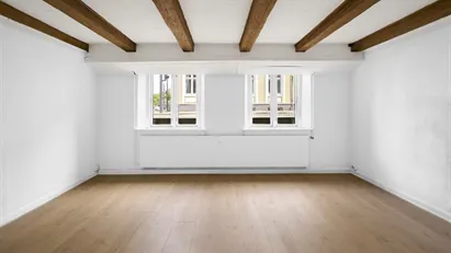 Dejligt kælderlokale med egen indgang til leje