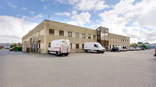 Lagerlokaler til leje i Tilst - billede 1