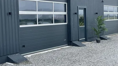 Erhvervslokale på 360 m² udlejes – Ole Rømers Vej 15, Låsby. 500 meter fra motorvejen