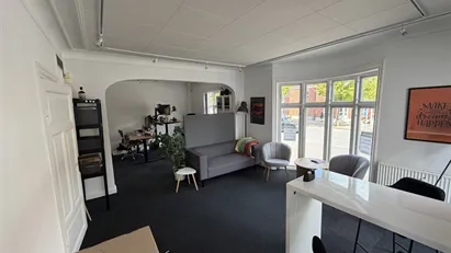 Synligt og velindrettet kontor i Fredericia – perfekt til mindre virksomhed