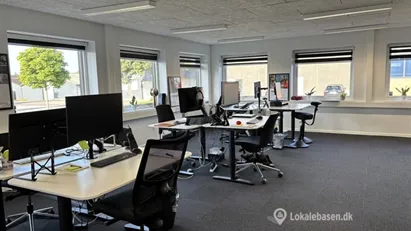 Kontor med mulighed for lager