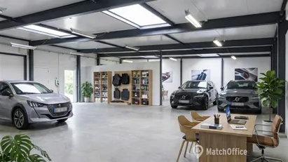 Meget indbydende lager og kontor tæt på lufthavnen