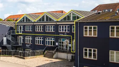 Charmerende kontor med højt til loftet i Ringgade Centret