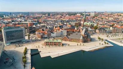 Stort kontorlejemål i det smukke Toldkammer