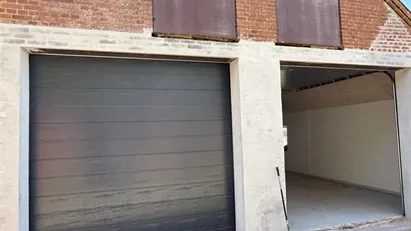 DET GAMLE MEJERI - Mejlbyvej 656, 8530 Hjortshøj - 50m2 nyistandsat hal med elektrisk ledhejseport 3x3 meter