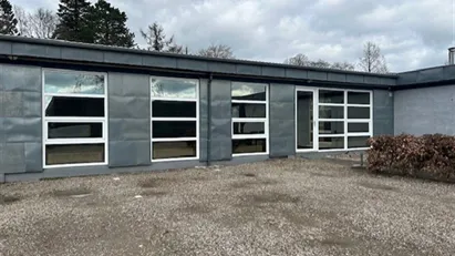 2. kontorer Køkken m. spiseplads .og toilet m. bruser