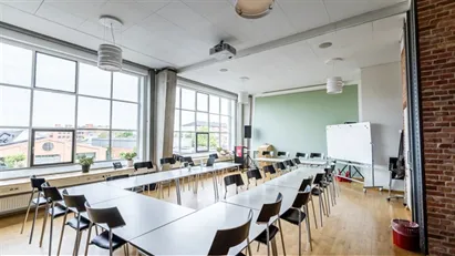 Lejemål et stenkast fra banegården med gode parkeringsmuligheder