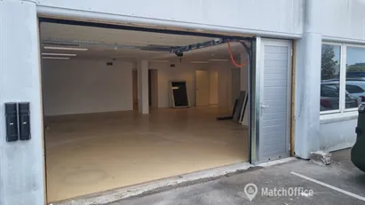 Stort produktionslokale til leje med gode faciliteter. Stort produktionslokale til leje med gode faciliteter.