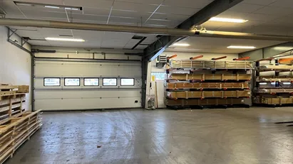 Sjældent udbudt lager på 1.720 m² og tilhørende kontor på 250 m²
