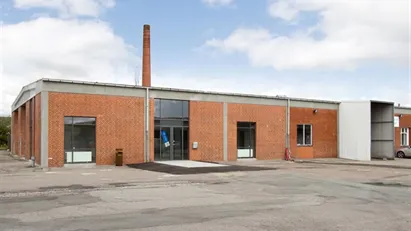 Butik/kontor lejemål tæt på motorvej