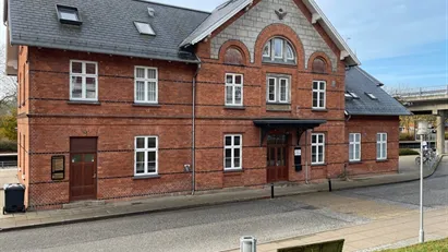 Spændende lokale i Den Gamle Banegård i Hadsten.