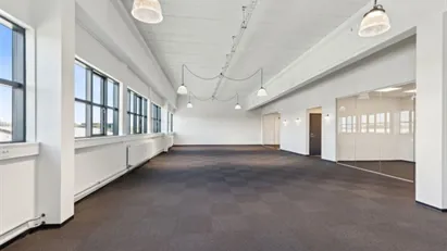 Flot kontor med tilhørende lager/showroom!