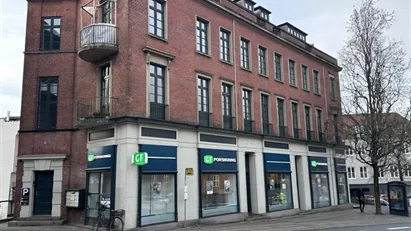 Erhvervslejemål til butik eller kontor – centralt i Kolding