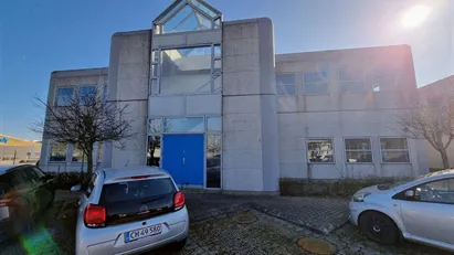 Velbeliggende lejemål på ca. 1.000 til kontor, undervisning, showroom m.m.