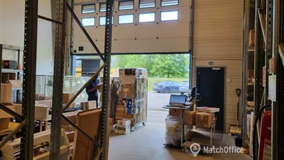 Lager med port og pallereoler