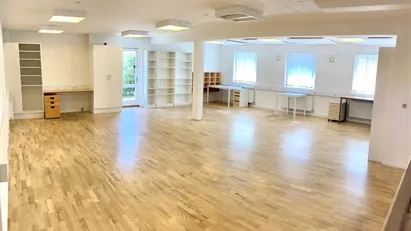 MOMSFRI KONTOR/KLINIK med fleksible indretningsmuligheder