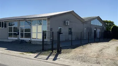 Flot og nyrenoveret lager og kontor lejemål i Kolding.