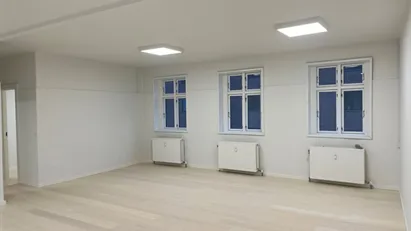 2-plans nyistandsat kontor- og lagerlejemål på attraktiv placering