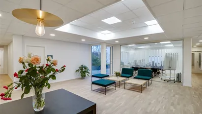 Kontorhus Lautruphøj tilbyder store og små kontorer i moderne omgivelser