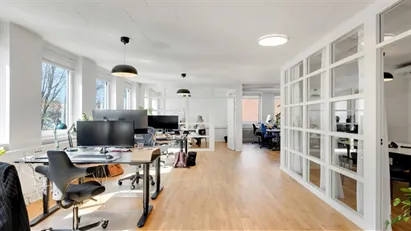 Storrumskontor med separate mødelokaler