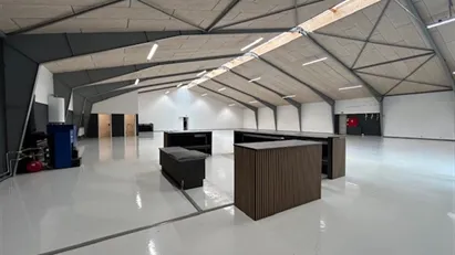 Præsentabelt lejemål med facade mod Kalundborgvej