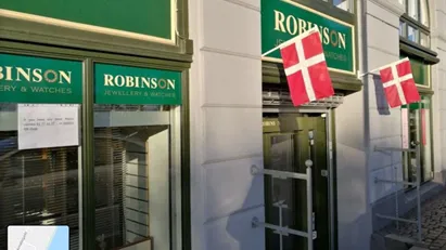 Velbeliggende butik på toldbodgade, få meter fra Amalienborg i København K