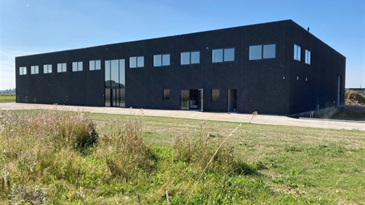 1440 m2 kontor, lager i Middelfart til leje