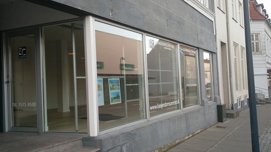 70 m2 butik, kontor, klinik i Brædstrup til leje