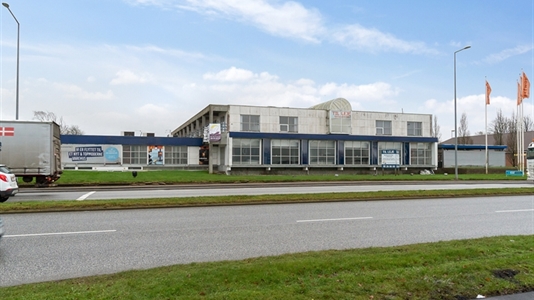 2099 m2 butik i Herning til leje